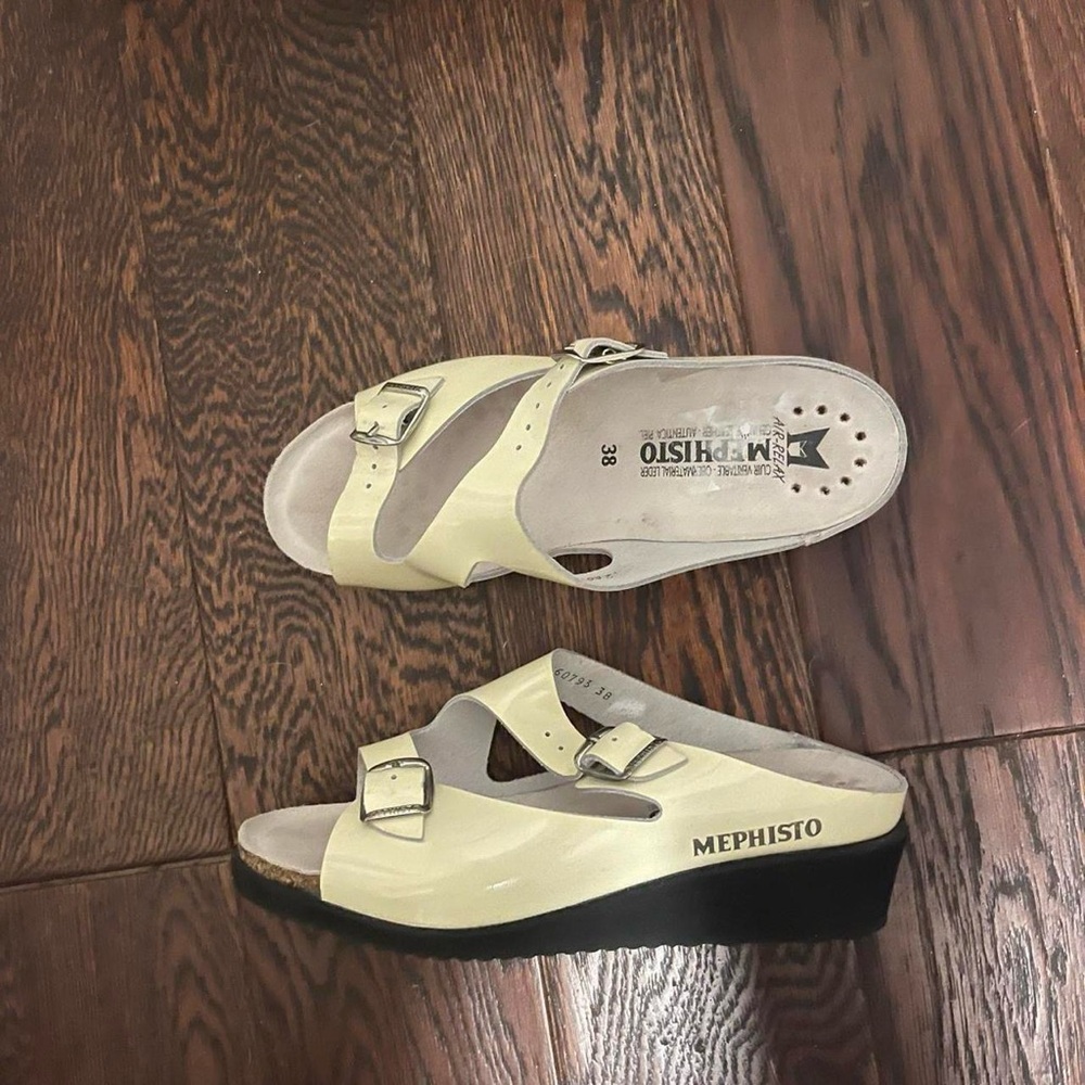 Mephisto Women's Cream Sandals